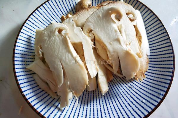 鲜松茸鸡汤的做法图解8