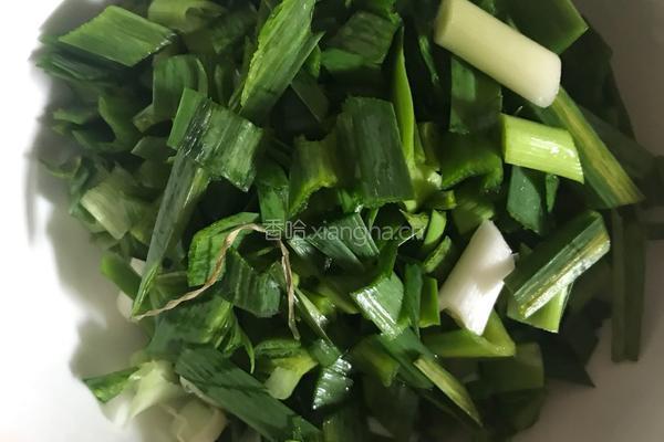 腊肉炒蕨粑的做法图解5