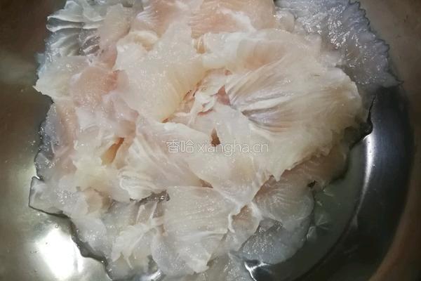 酸汤巴沙鱼的做法图解1