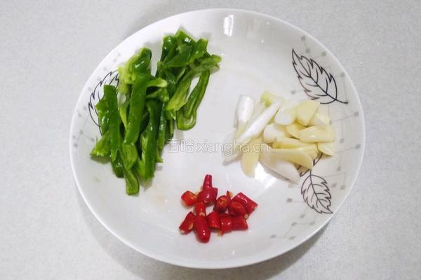 青椒茄子丝的做法图解4
