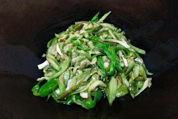 青椒茄子丝的做法图解12