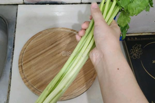 七夕原谅色晚餐（芹菜）的做法图解1