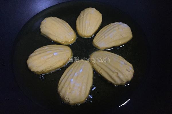 南瓜坚果馅饼的做法图解12