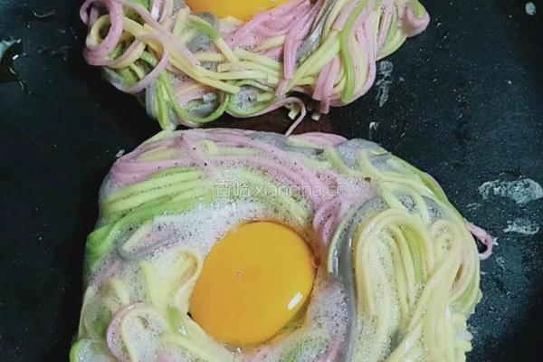 鸟巢鸡蛋面的做法图解5
