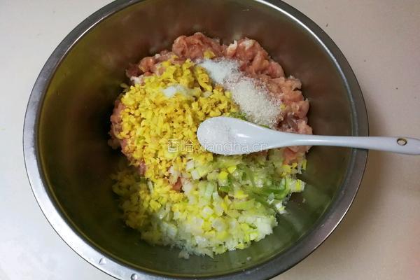 金灿灿的肉圆的做法图解7