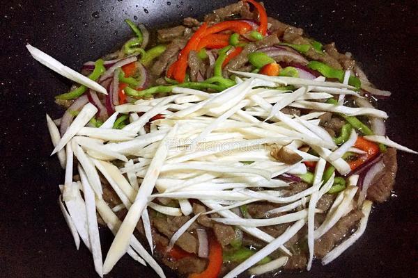 黑椒牛排炒意面的做法图解10