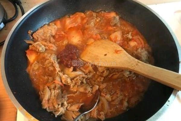 泡菜猪肉烩豆腐的做法图解4