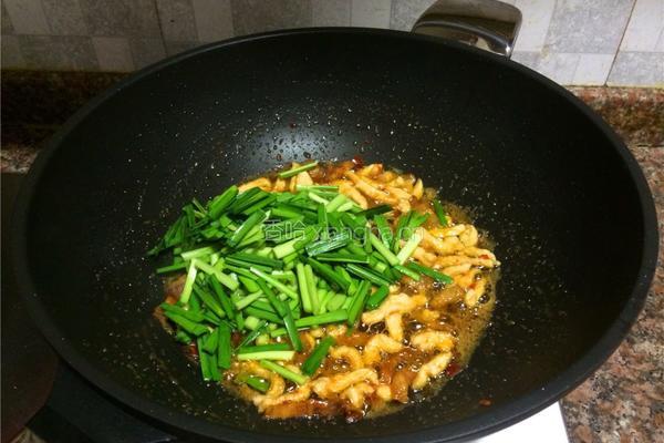 韭菜豆干炒鸡肉的做法图解8