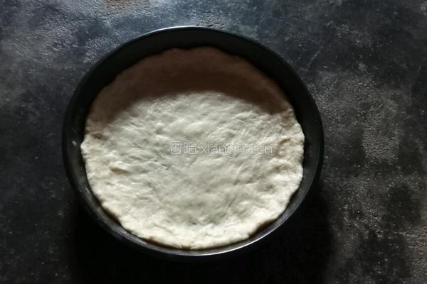 烤肠时蔬披萨的做法图解4
