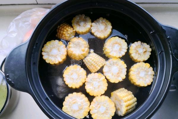 香姑玉米排骨汤的做法图解12