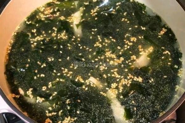 五花肉海带芽蛋花汤的做法图解4