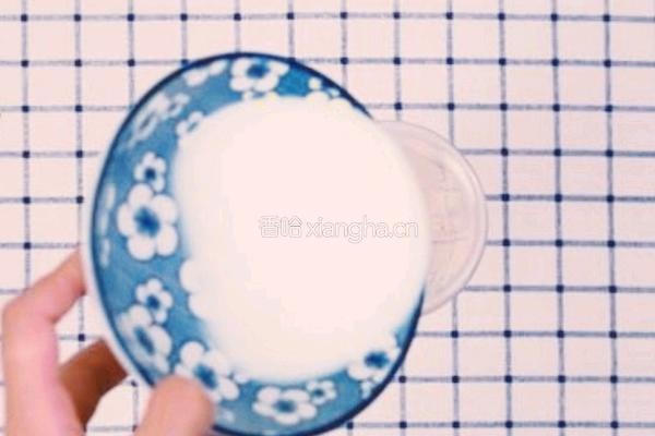青汁奶昔的做法图解2