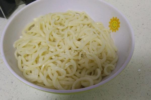 西红柿肉丁面的做法图解2