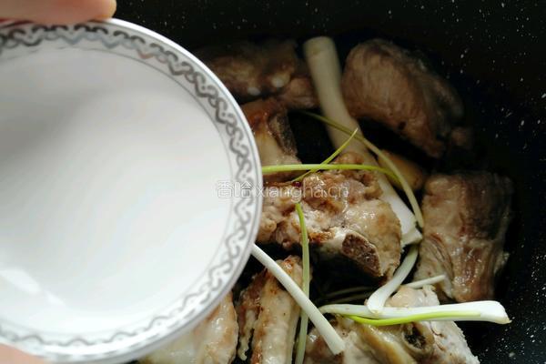 黄花菜烧排骨的做法图解10