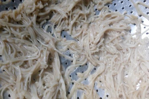 水豆豉拌金针菇的做法图解6