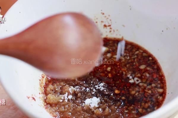 茄子是家常菜中的常客，今天介绍一款消暑吃法-拌茄条的做法图解8