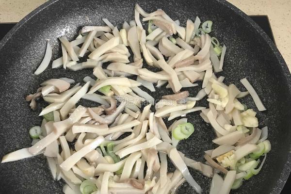 三色炒杏鲍菇的做法图解3