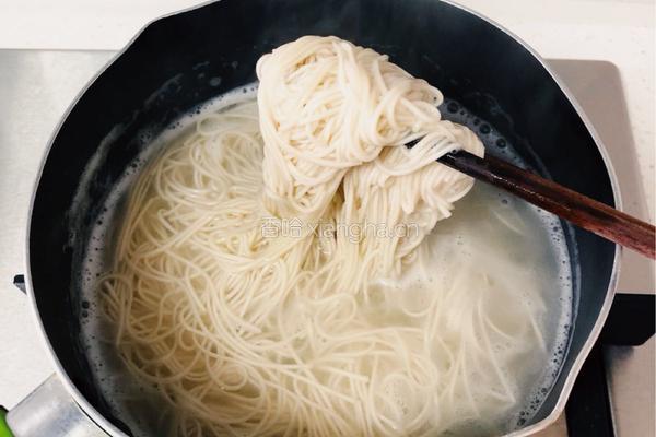 葱油拌面的做法图解2
