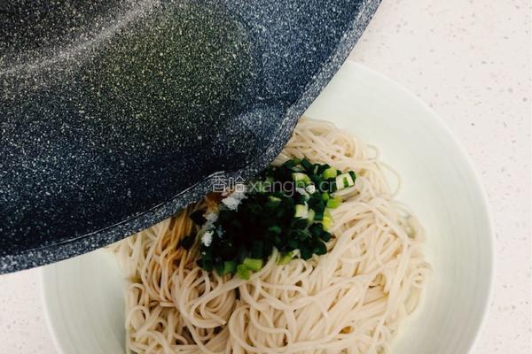 葱油拌面的做法图解5