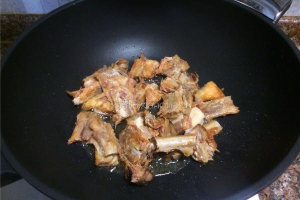 青椒洋葱炒腊排的做法图解6
