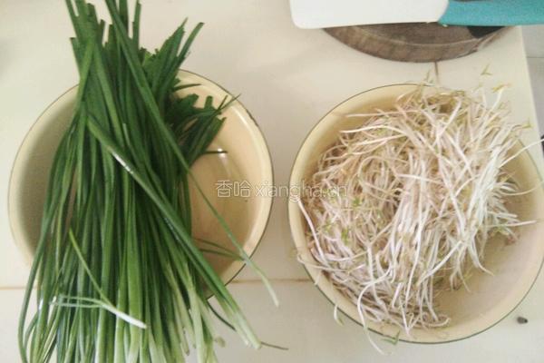 韭菜炒豆芽的做法图解1