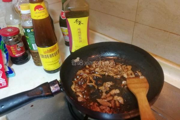 榨菜肉丝盖面的做法图解3