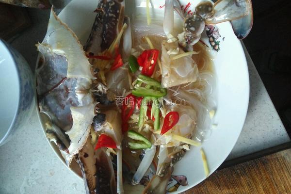 蒜香芝麻蒸青蟹粉丝的做法图解2