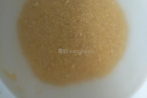蘑菇瘦肉小米粥的做法图解1