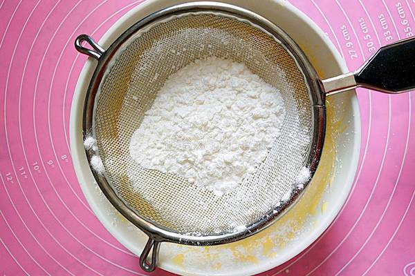 蛋黄小奶酥的做法图解7