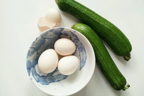 丝瓜炒鸡蛋的做法图解1