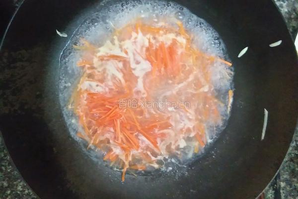 红萝卜土豆丝的做法图解4
