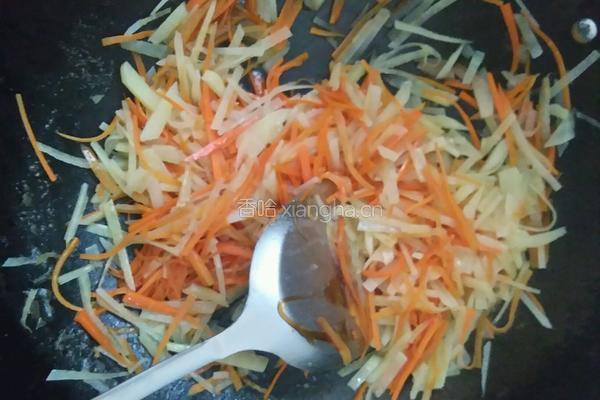 红萝卜土豆丝的做法图解5