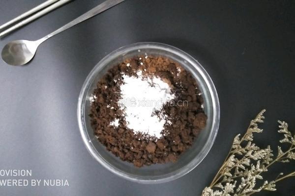 巧克力花生马芬蛋糕的做法图解2