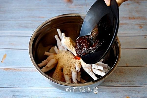 粉蒸凤爪的做法图解5