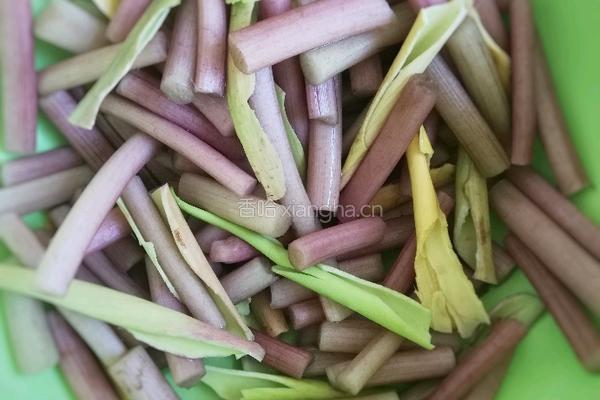 芋头花遇到茄子～味蕾的炸裂的做法图解2