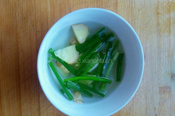 香菇猪肉馄饨的做法图解4