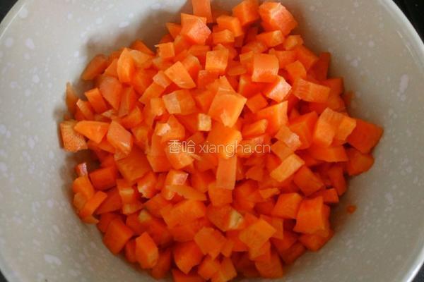 豆角胡萝卜炒肉丁的做法图解2