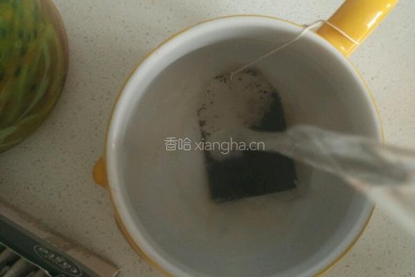 百香果红茶的做法图解2