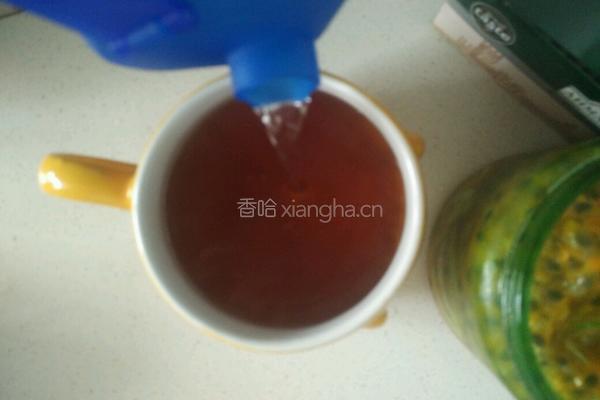 百香果红茶的做法图解3