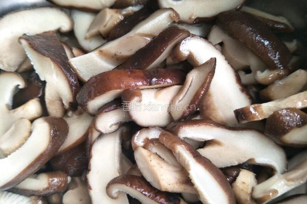 蘑菇瘦肉小米粥的做法图解13