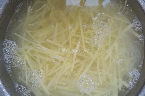 香辣土豆丝的做法图解2