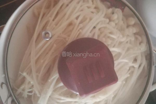 蒜蓉蒸金针菇的做法图解1