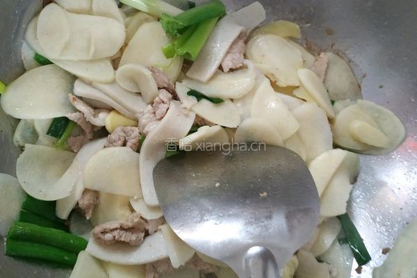 鱼腐肉片煸茭白的做法图解4
