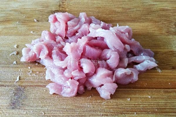 芹菜红椒炒肉丝的做法图解2