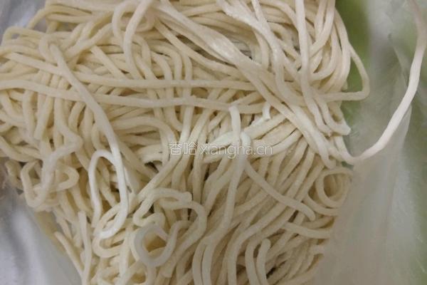 葱油拌面的做法图解1