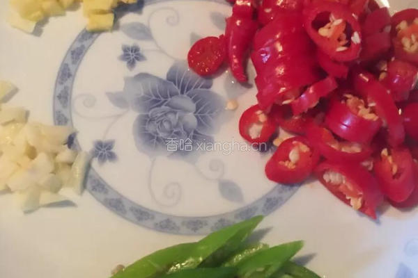 木耳炒肉的做法图解1