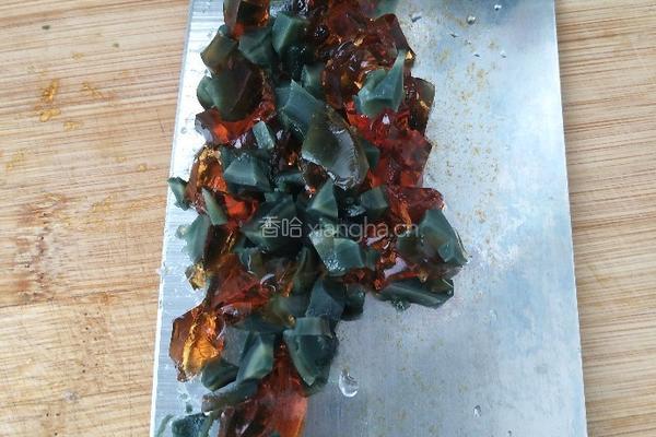 皮蛋瘦肉粥的做法图解2