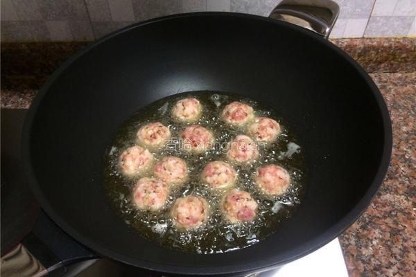 香菇丸子烧冬瓜的做法图解6
