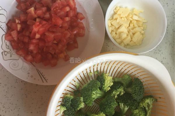 薄饼卷意面酱的做法图解2
