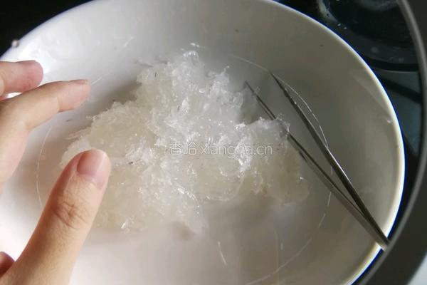冰糖燕窝的做法图解2